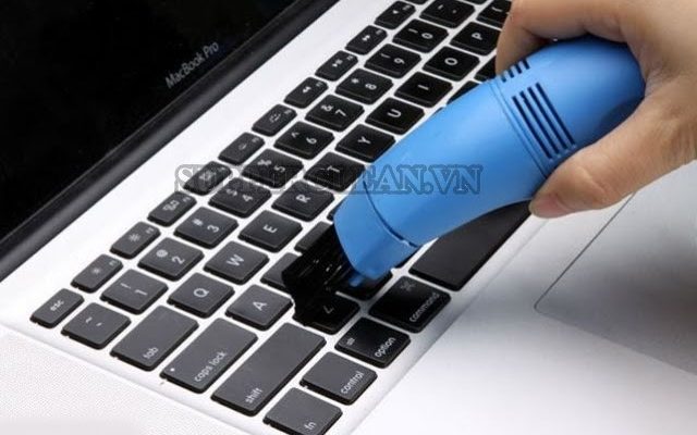 máy hút bụi laptop