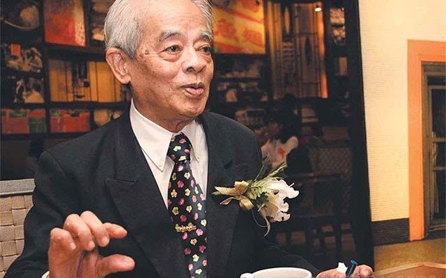 giáo sư rapee sagarik