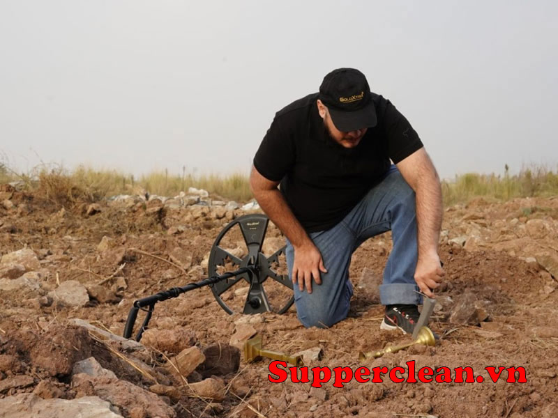 Máy dò kim loại Nhật Bản dùng trong những lĩnh vực săn kho báu