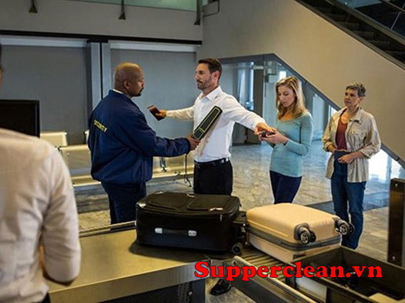 Máy dò kim loại cầm tay có ảnh hưởng đến sức khỏe không