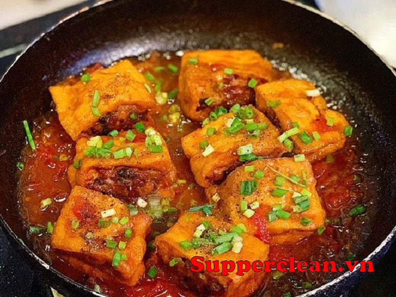 Món đậu phụ nhồi thịt sốt cà chua