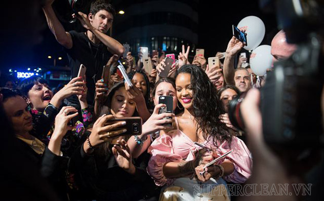 Rihanna và fandom Navy