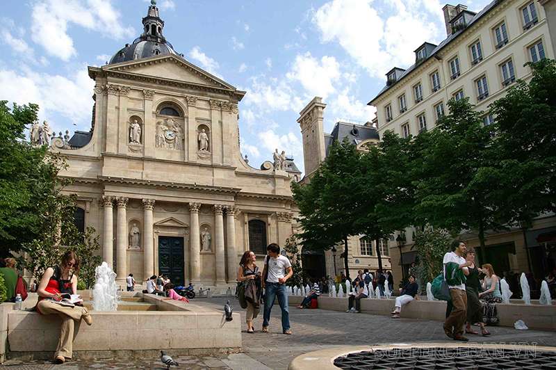 Trường đại học Paris Sciences et Lettres tọa lạc ngay giữa thủ đô Paris xinh đẹp
