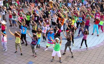 Flashmob là gì - Hình thức nhảy múa ngẫu hứng, ban đầu là một nhóm người tập tụ rồi huy động người qua đường tham gia