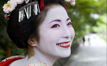 Các Geisha nếu muốn kết hôn thì phải bỏ nghề