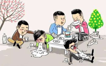 Tứ đổ tường chỉ 4 thói hư của nam giới, đó là: rượu chè, cờ bạc, gái gú và nghiện ngập