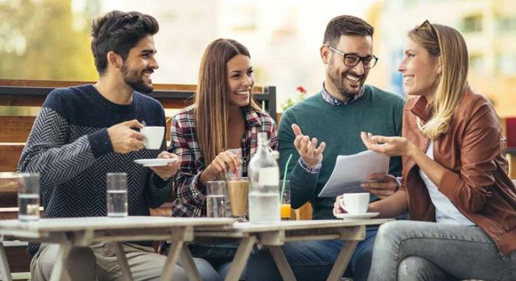 Tương phùng là thời điểm để ta ôn lại kỉ niệm với những người bạn, người đồng nghiệp cũ