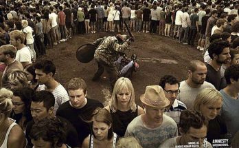 Vô tâm là sự thờ ơ, vô cảm, không quan tâm trước mọi điều diễn ra trong cuộc sống 