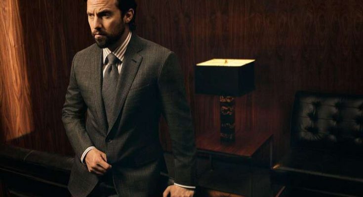 Chín chắn là tính từ mô tả sự trưởng thành, thận trọng trong suy nghĩ và hành động của con người