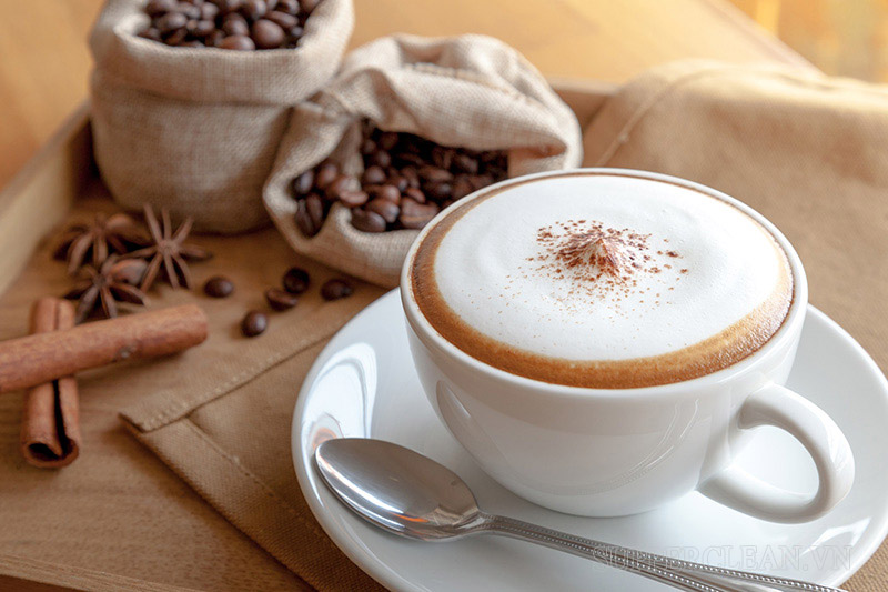 Cappuccino có vị đắng nhẹ kết hợp với vị ngọt và mùi thơm từ sữa