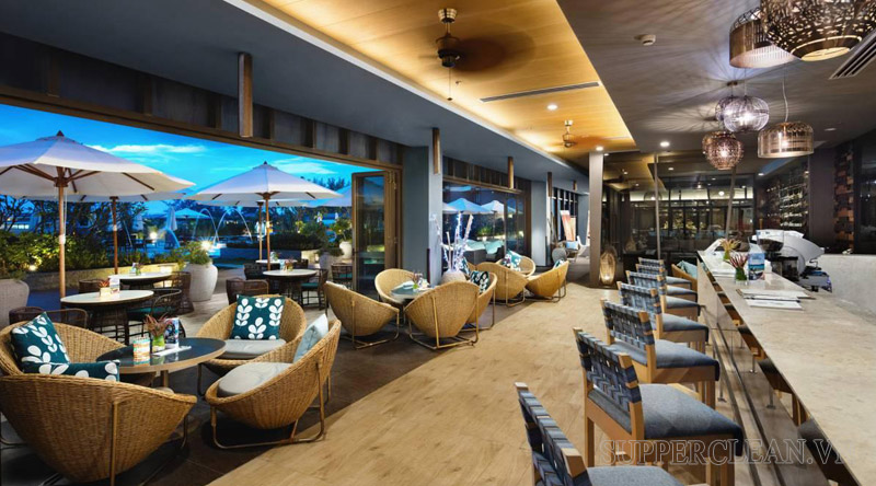 Lounge là mô hình kết hợp giữa quán bar và quán cà phê